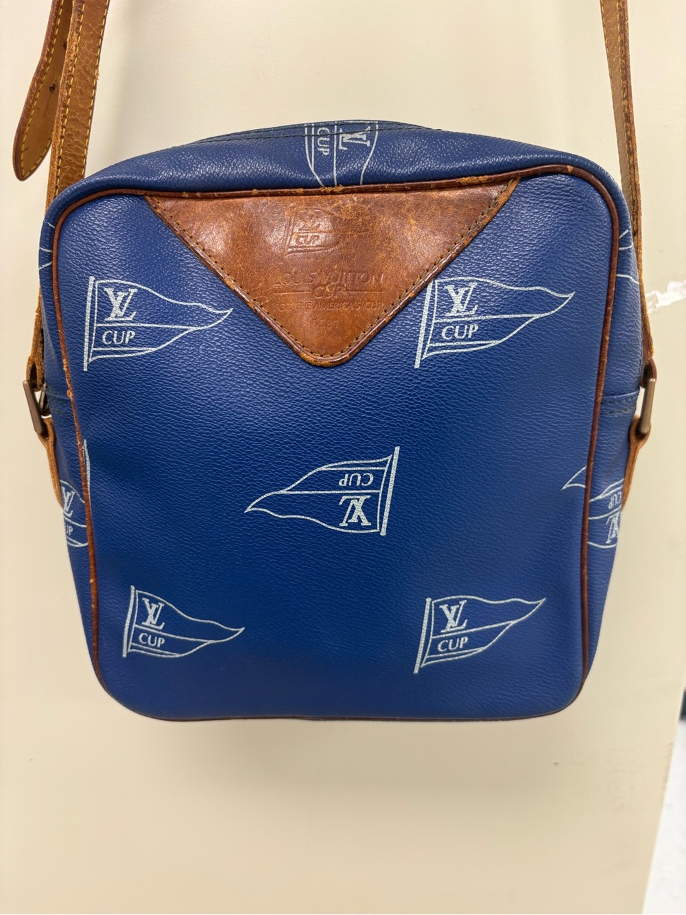 🏆Louis Vuitton 1992 Americas Cup Limited Edition Blue Sac Cowes Crossbody Bag